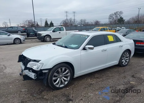 2017 Chrysler 300 C z USA, uszkodzony, nr VIN 2C3CCAEG2HH512323